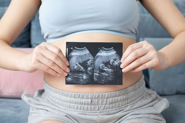 孕后期如何判断男女准确？几个月看男女最准确？(图1)